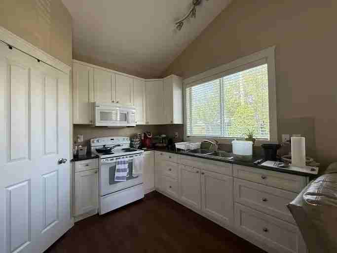 4910 47 Ave - Photo 3 of 13