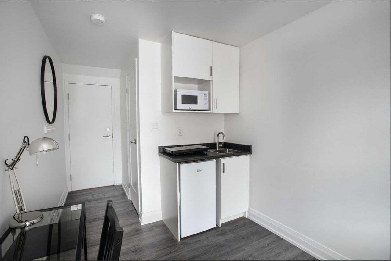 Berkeley St & Carlton St. - Photo 5 of 9