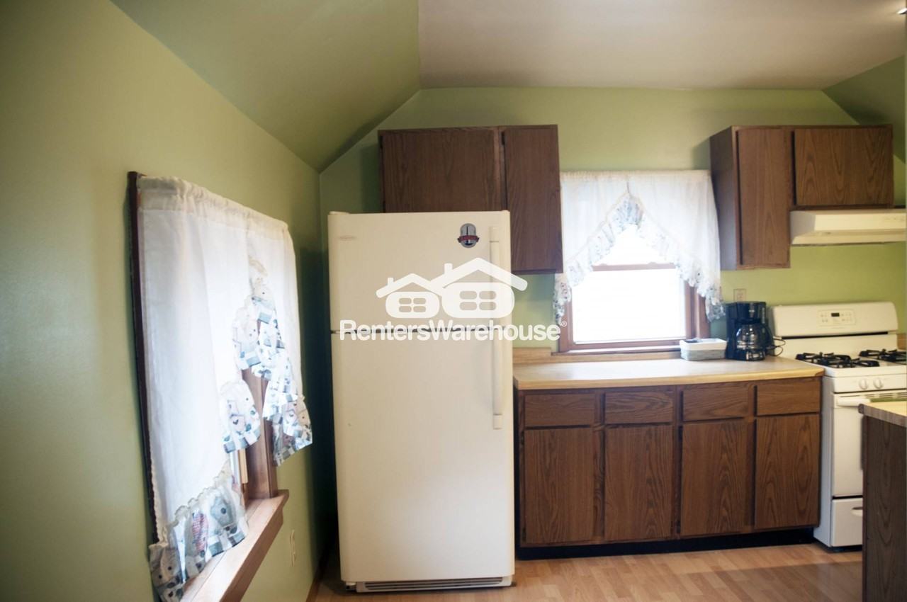 1792 Blair Ave Uppr - Photo 2 of 10