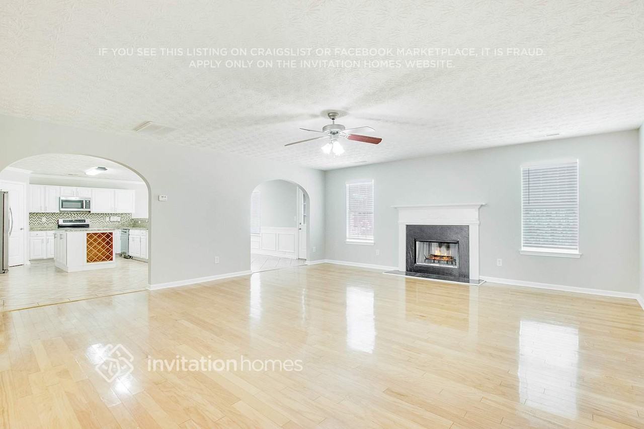 3684 Lear Ct - Photo 5 of 20
