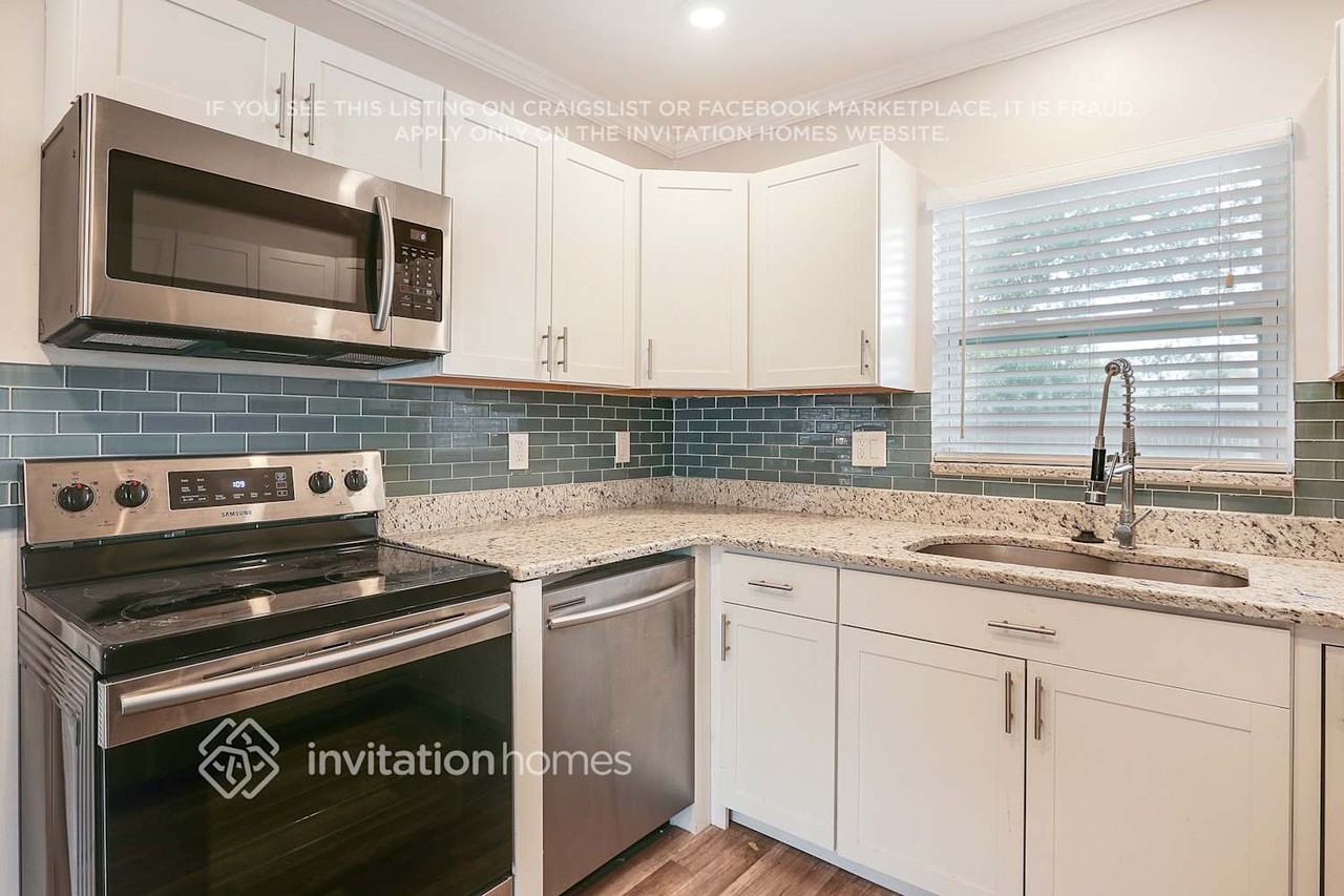 5998 12th Way N - Photo 5 of 14