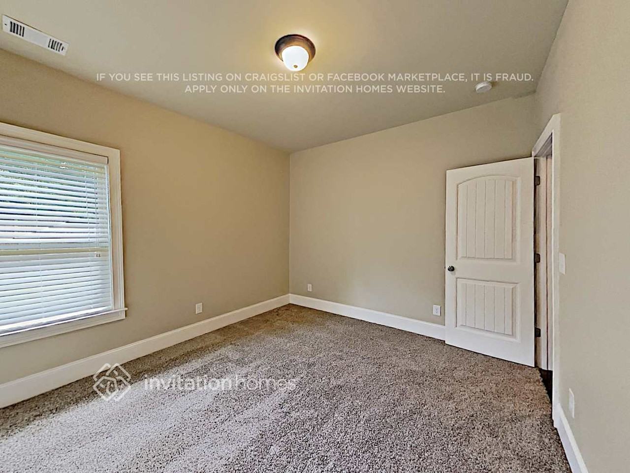 5055 Carriage Bridge Ln - Photo 7 of 23