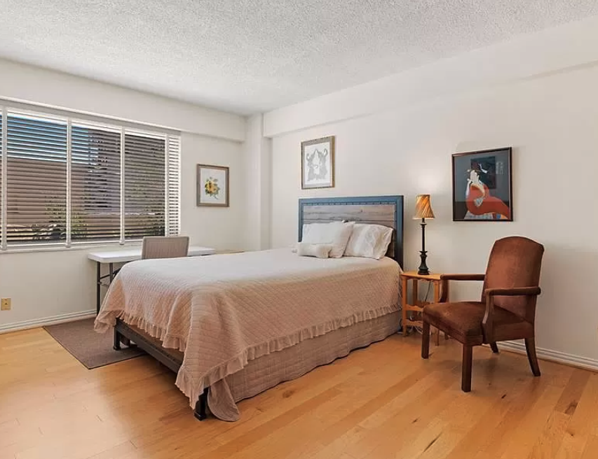 1400 Hermann Drive #1402 - Photo 5 of 9