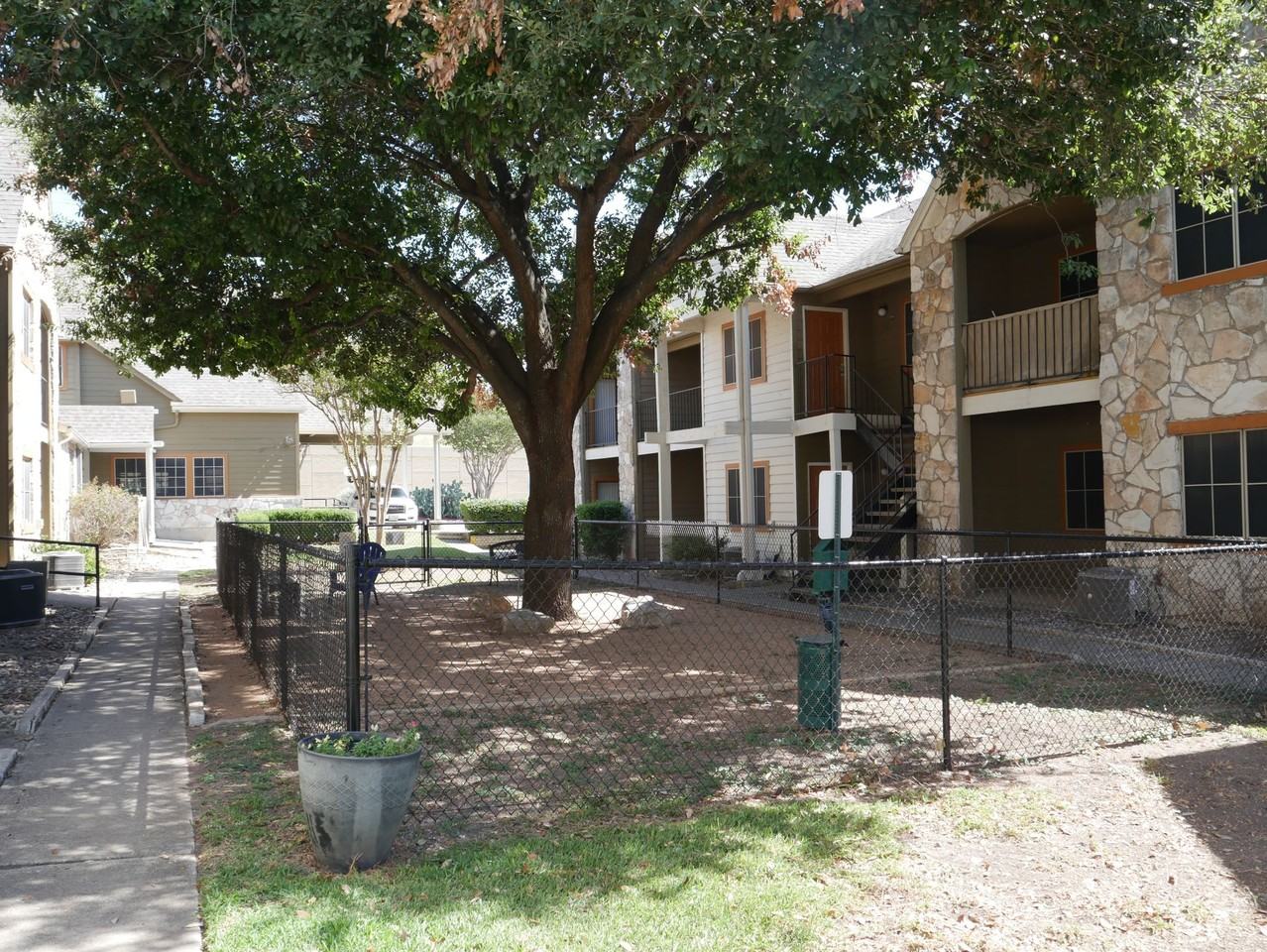 Madeira Apartments at Live Oak - Photo 2 of 50