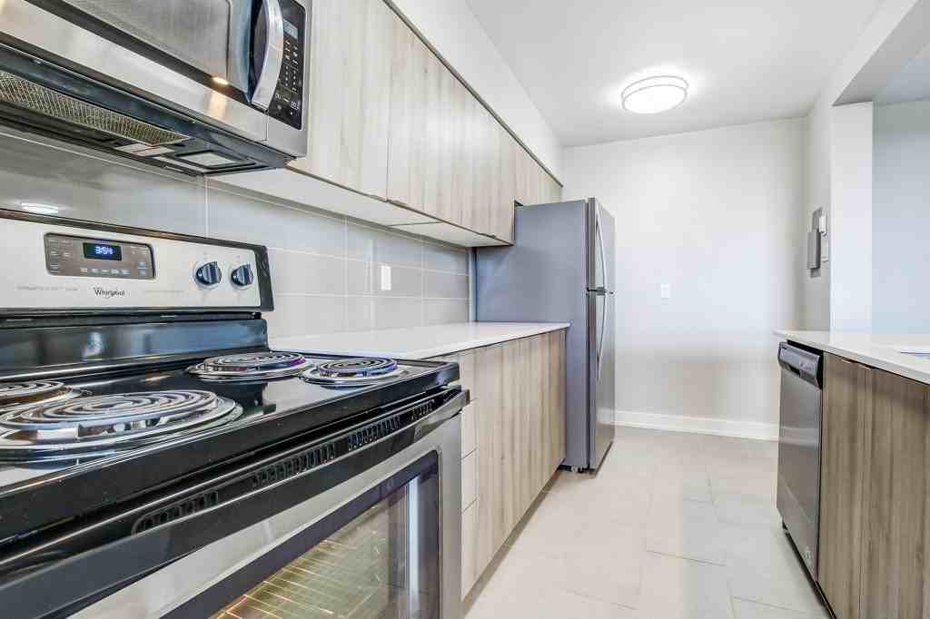 The Towers at York Mills & Leslie - Photo 6 of 47