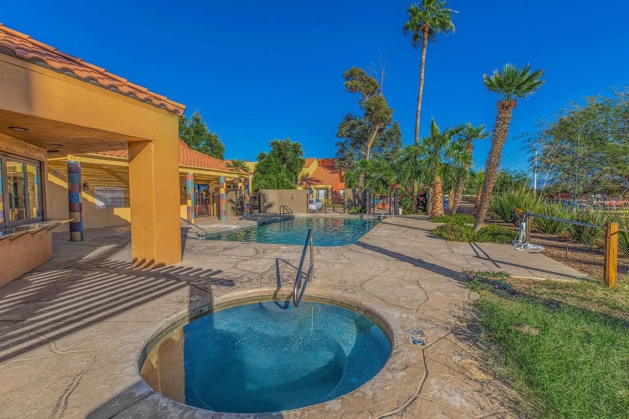 Luxury Apartment Homes in Tucson, Arizona - Photo 3 of 10