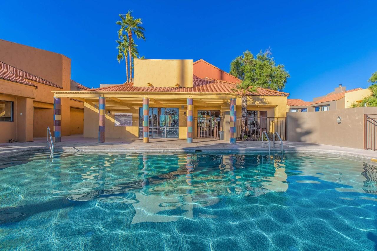 Luxury Apartment Homes in Tucson, Arizona - Photo 4 of 10