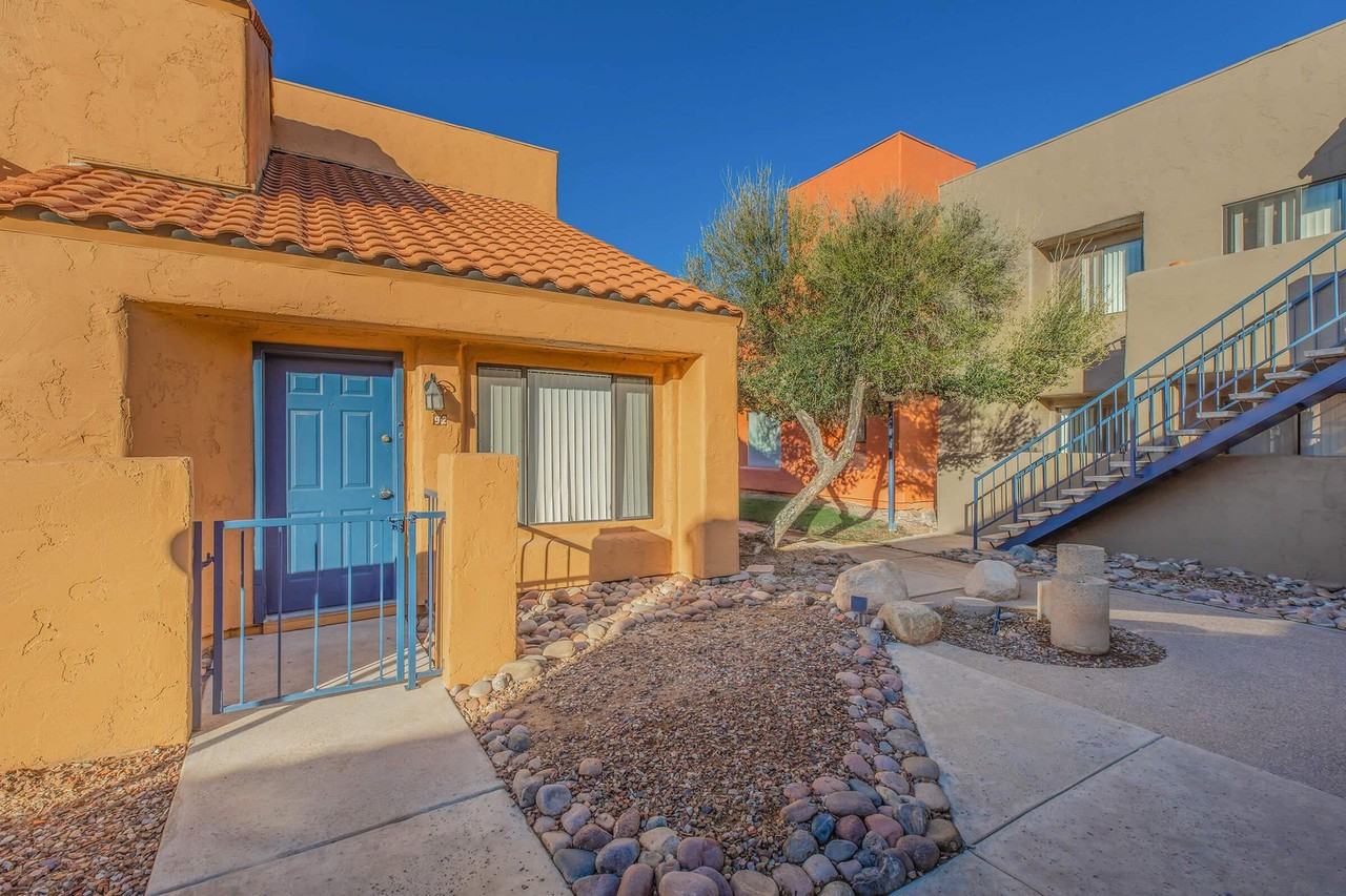 Luxury Apartment Homes in Tucson, Arizona - Photo 7 of 10