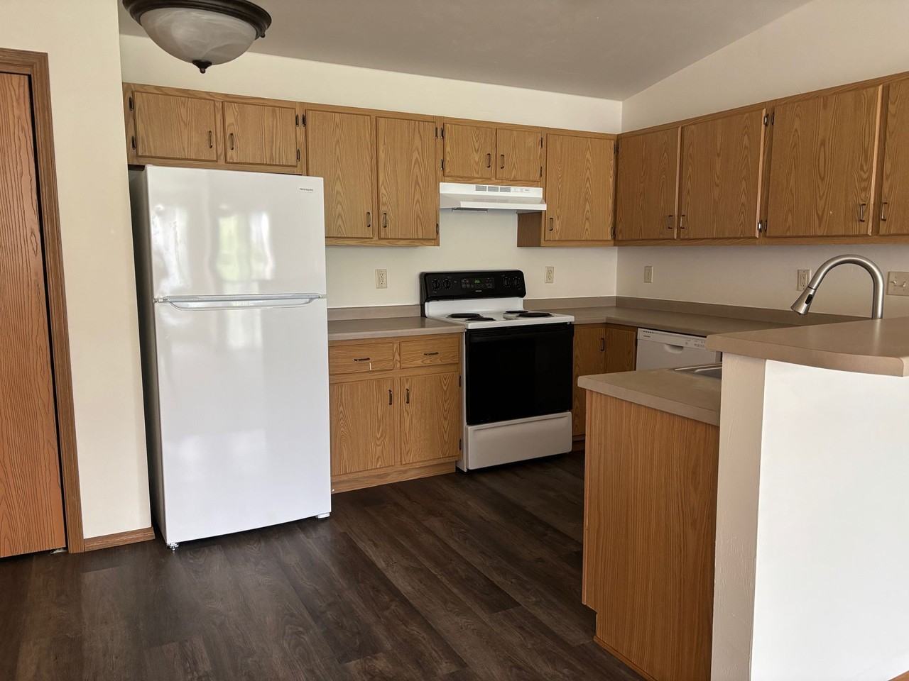 Ashbury Apartments-Appleton - Photo 4 of 38