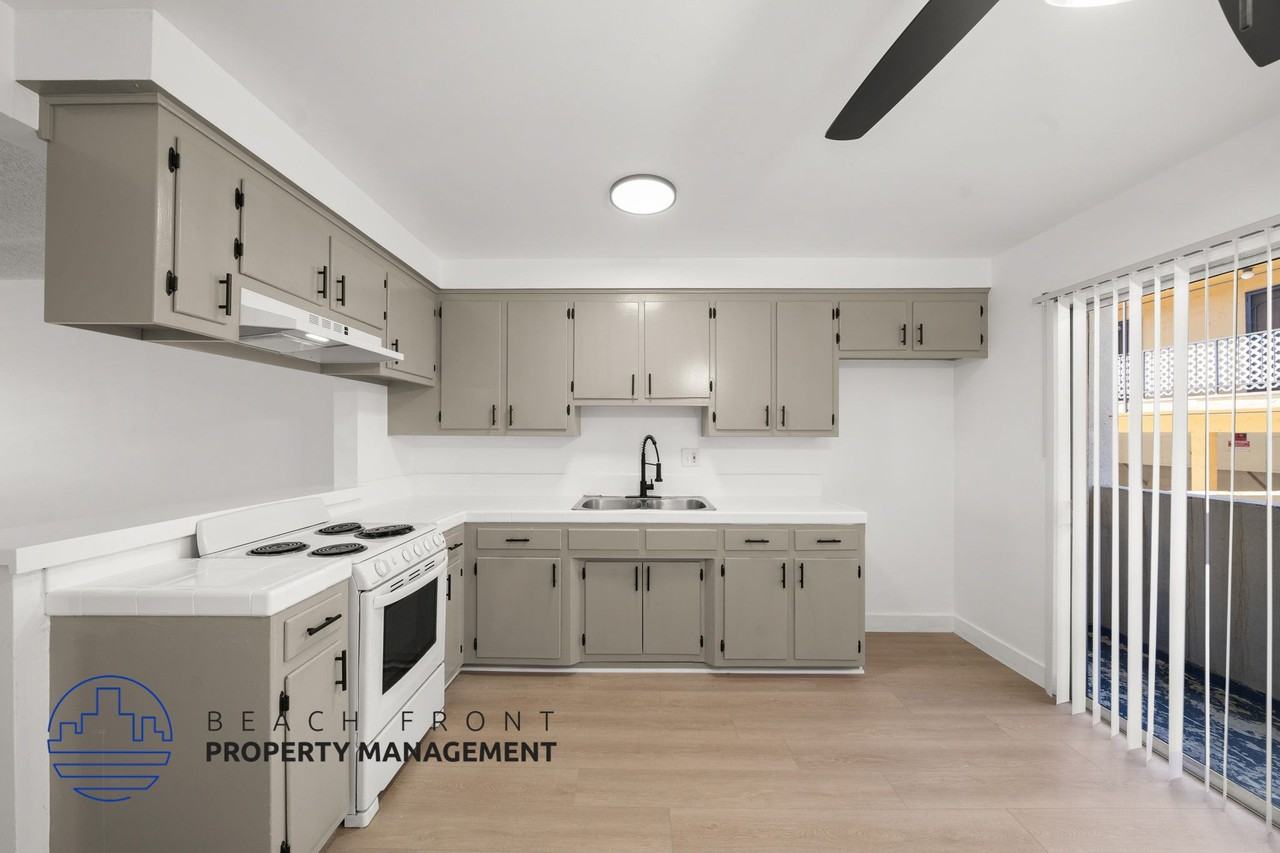 13614 Cordary Ave. - Photo 3 of 25