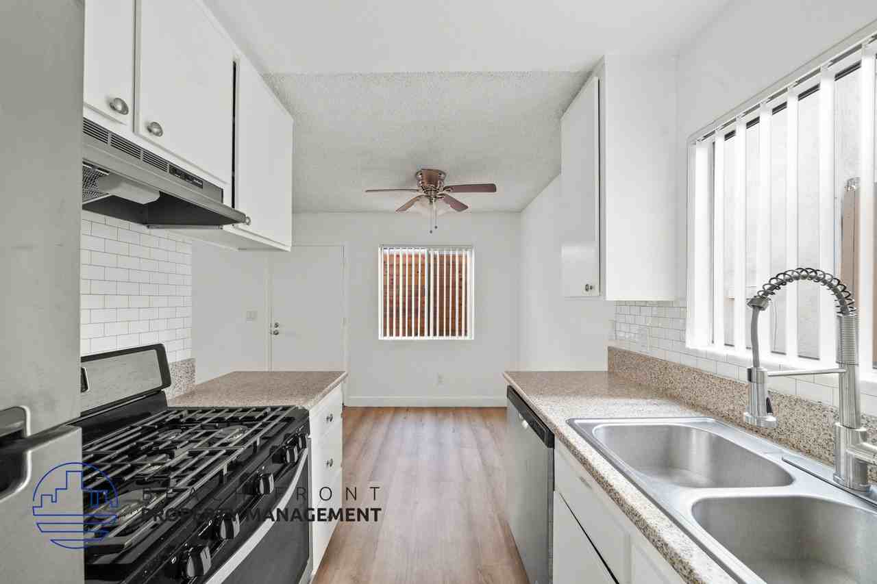 223-225 Shell St. - Photo 2 of 17