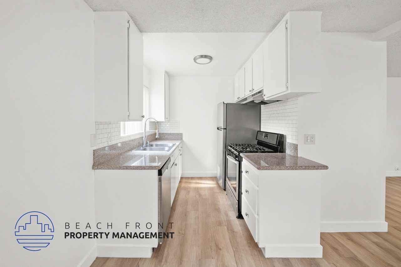 223-225 Shell St. - Photo 3 of 17