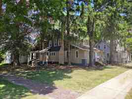 featured image of 712 W Illinois St