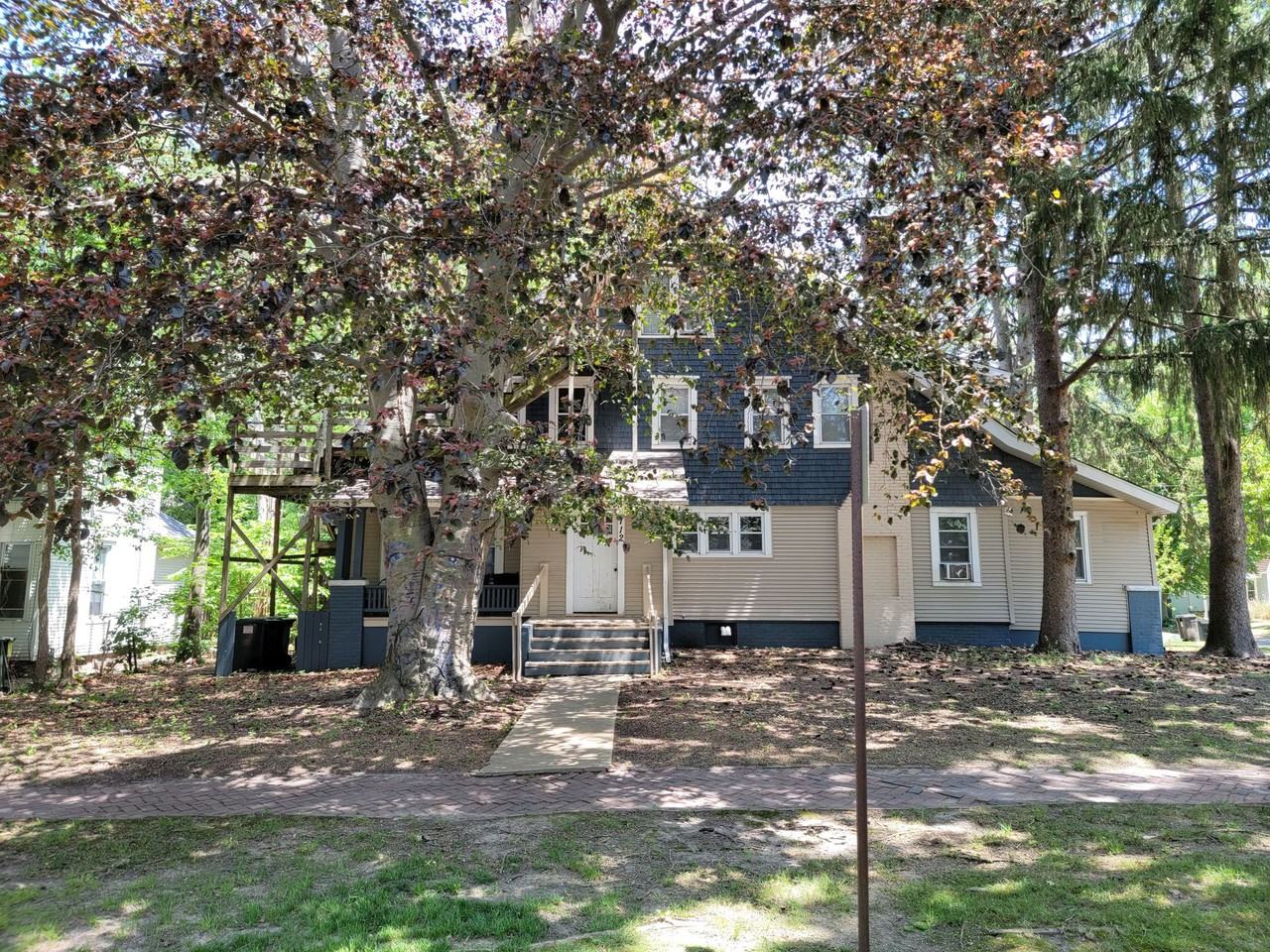 712 W Illinois - Photo 2 of 27