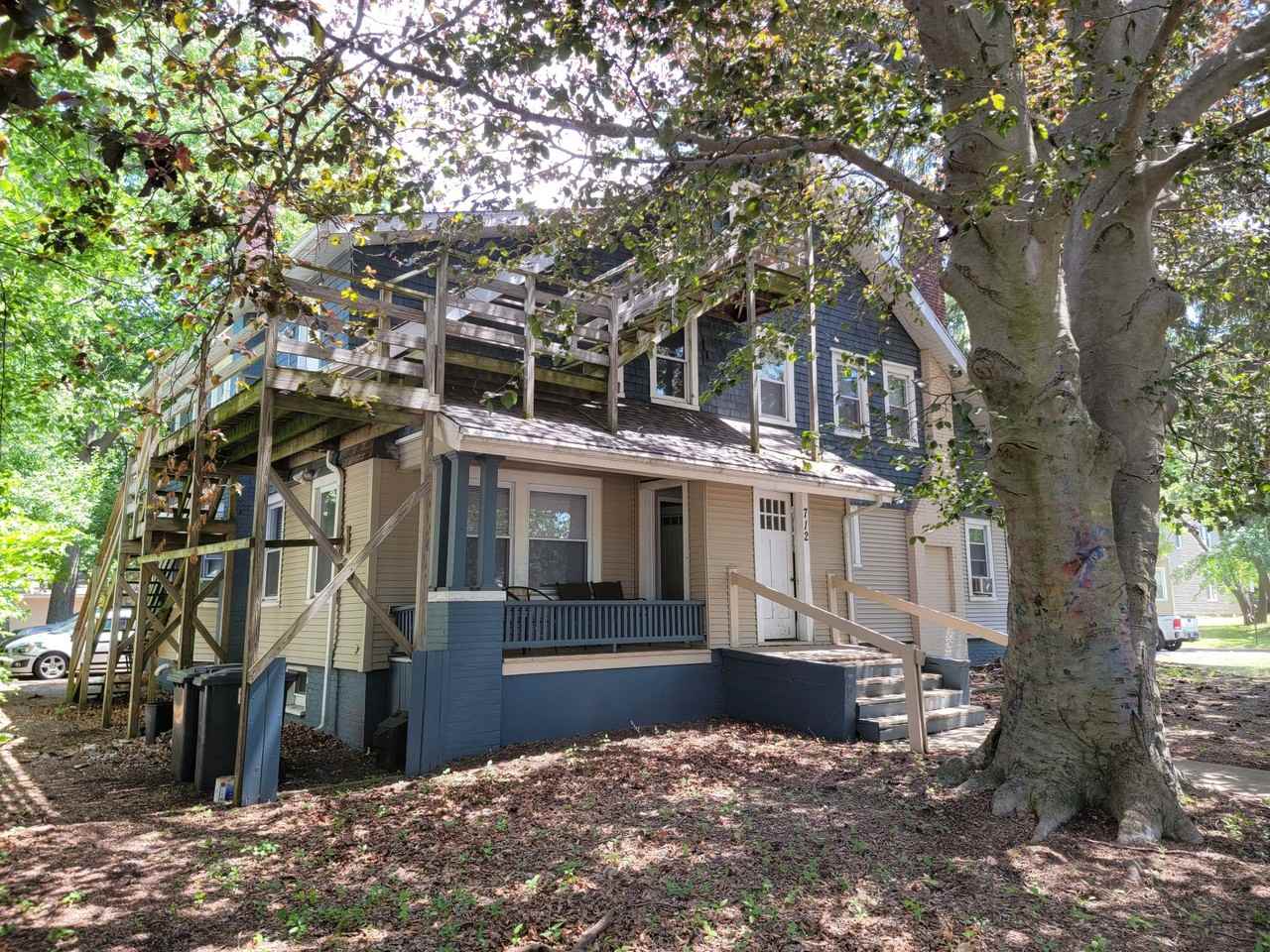 712 W Illinois - Photo 4 of 27