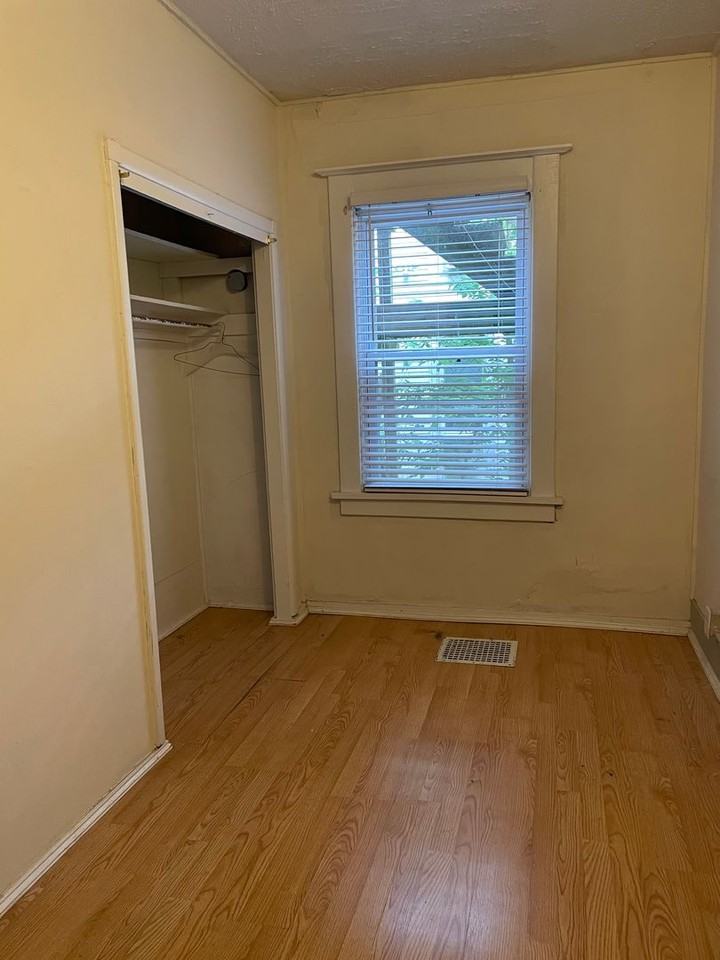 712 W Illinois - Photo 7 of 27