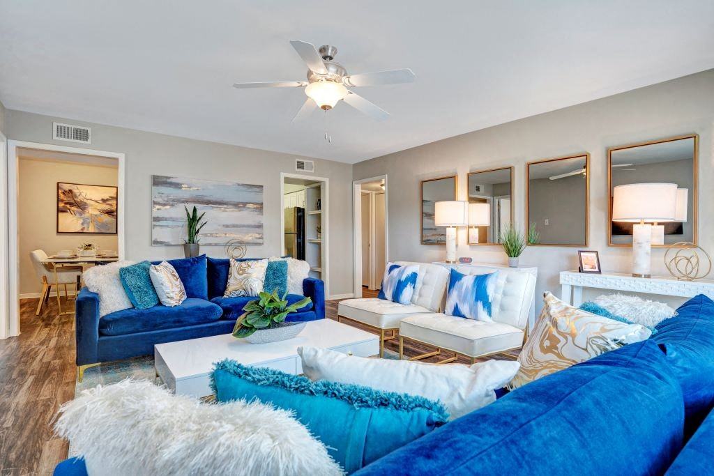 Latitude 2976 - Photo 3 of 36