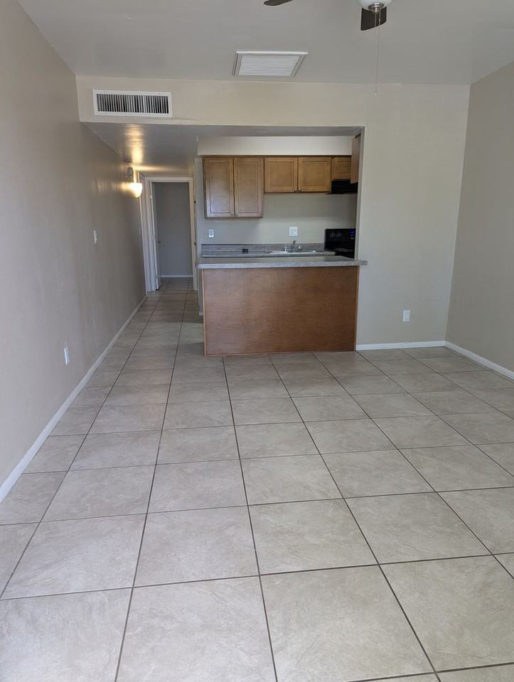 It's hop to live in the square - Photo 3 of 44