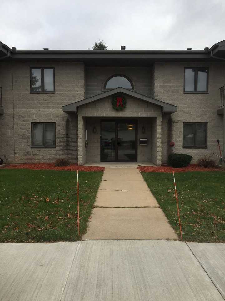 Village Park Apartments-Appleton - Photo 2 of 11