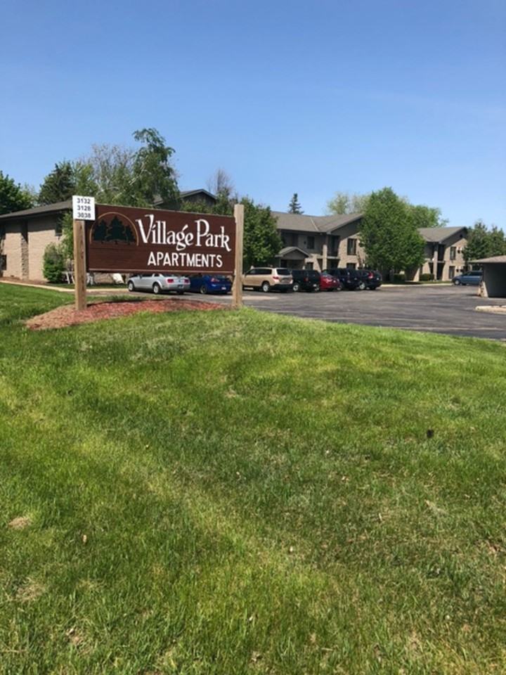 Village Park Apartments-Appleton - Photo 3 of 11