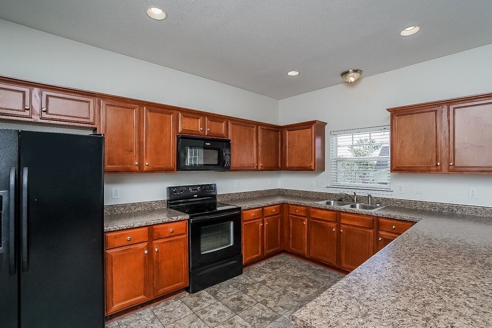 5051 Preserve Blvd - Photo 6 of 17