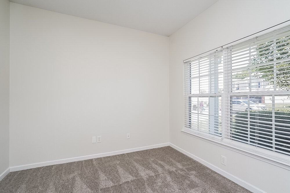 5051 Preserve Blvd - Photo 7 of 17