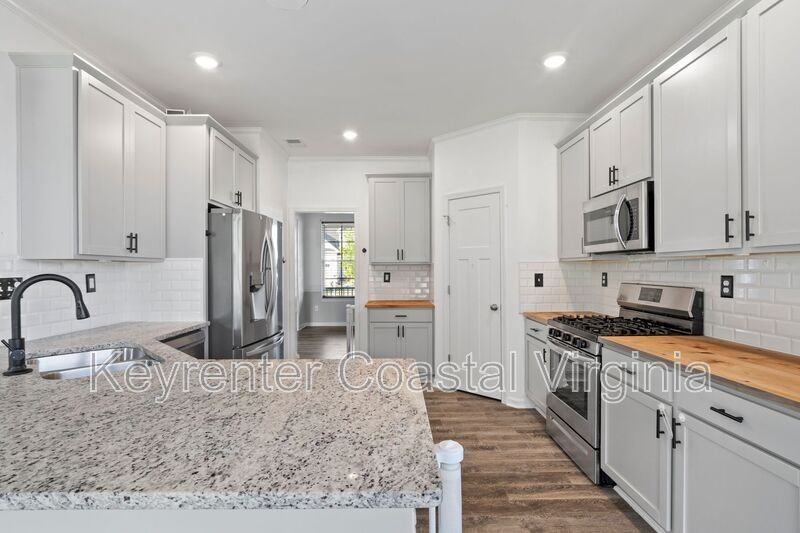 1038 Egret Ln - Photo 3 of 27