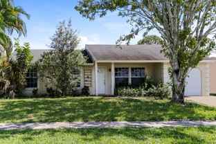 200 Cordoba Cir - Photo 1 of 1