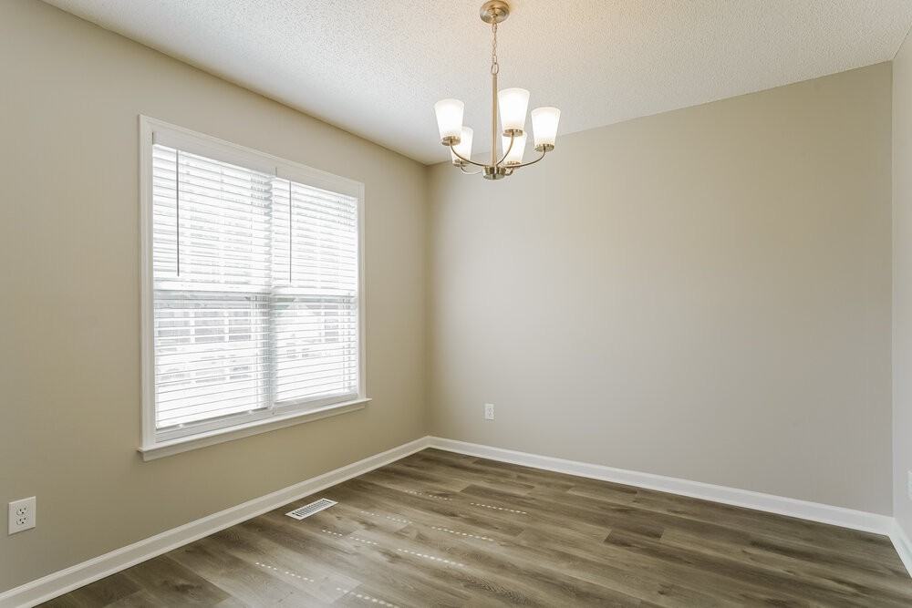 1432 Smokey Mountain Dr - Photo 4 of 16