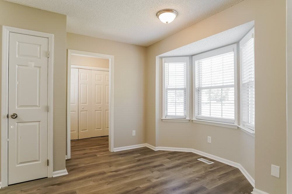 1432 Smokey Mountain Dr - Photo 5 of 16