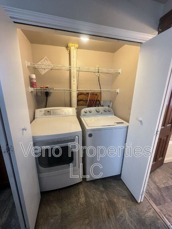 149 Saratoga Ave #2 - Photo 4 of 16