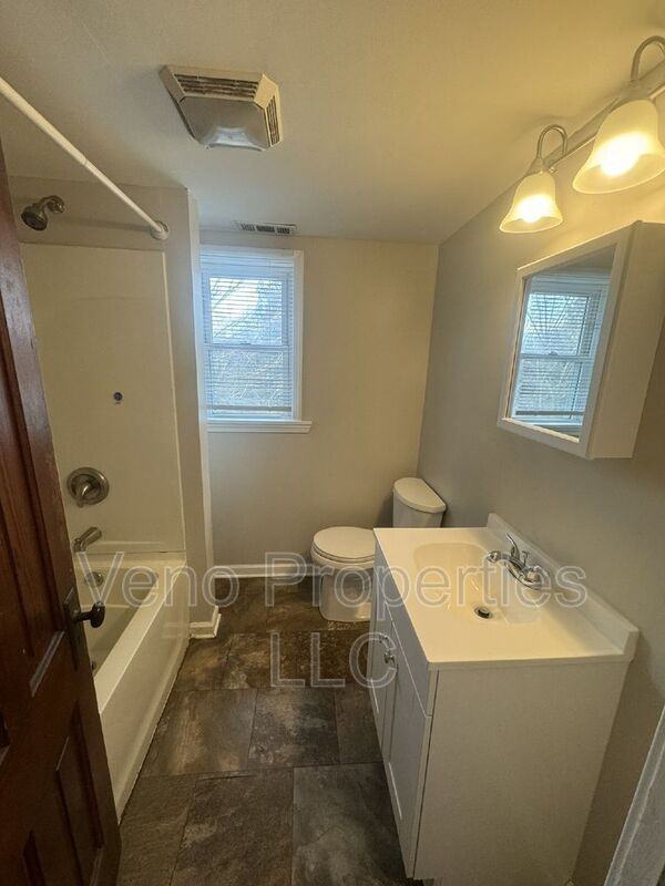 149 Saratoga Ave #2 - Photo 5 of 16