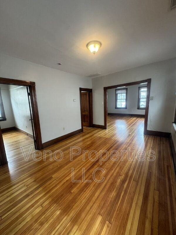 149 Saratoga Ave #2 - Photo 6 of 16