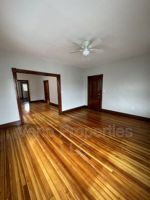 149 Saratoga Ave #2 - Photo 7 of 16