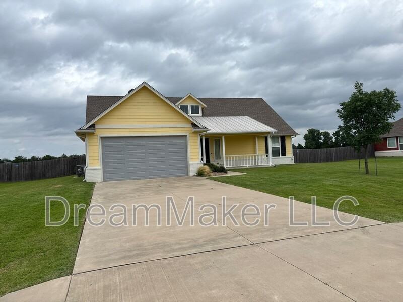 3043 Se 34th St - Photo 2 of 17
