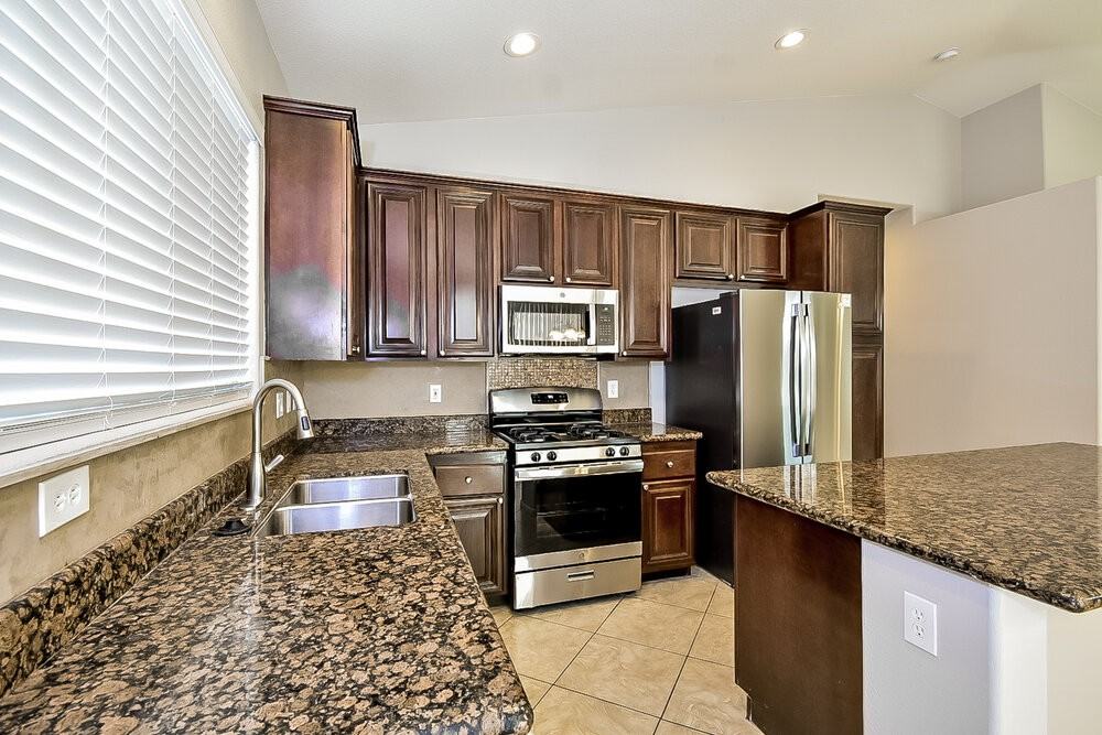 3521 Midnight Mist Ct - Photo 7 of 16