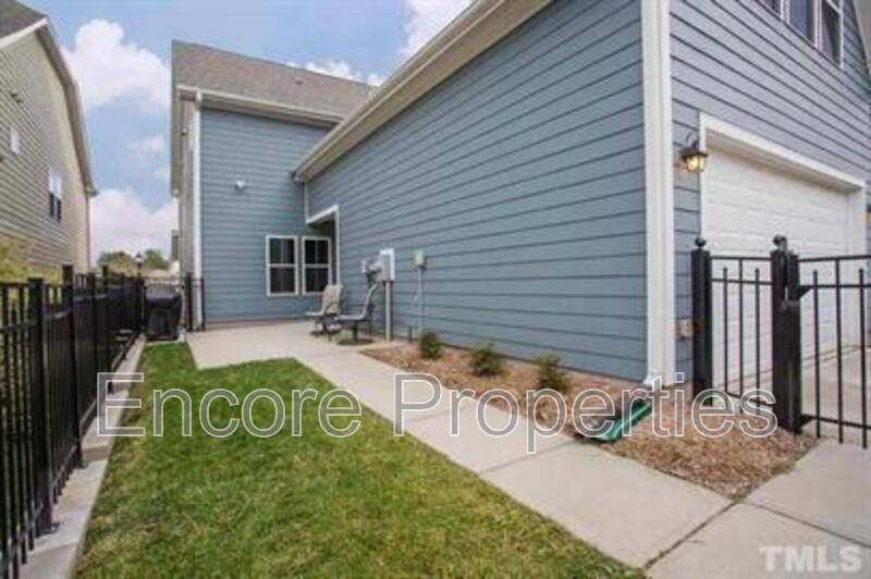 2057 Aventon Ln - Photo 3 of 20