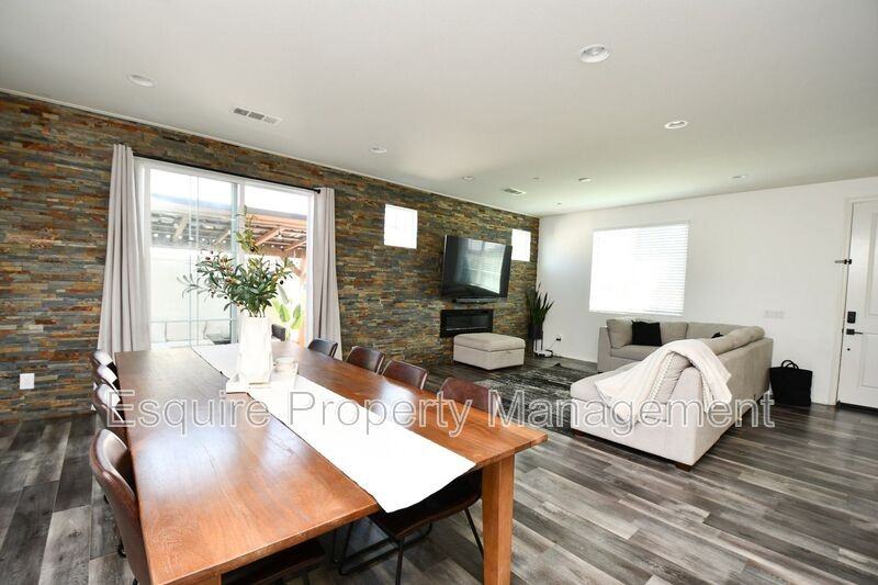 141 Clearwood St - Photo 3 of 16