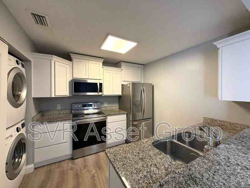 1033 Sea Hawk Dr - Photo 7 of 15