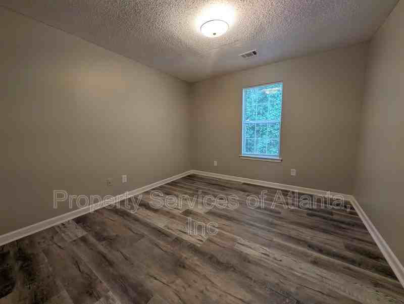 7300 New Dale Road - Photo 2 of 12