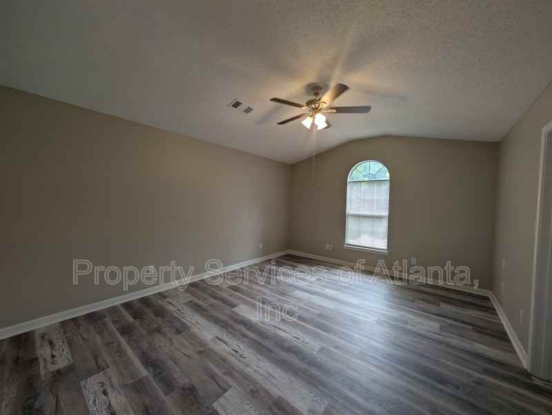 7300 New Dale Road - Photo 6 of 12