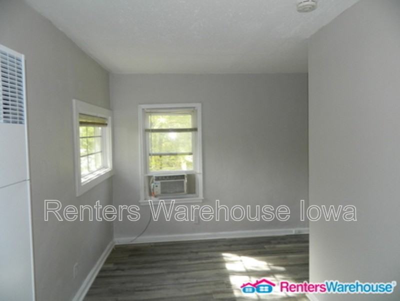 2826 Oxford St - Photo 5 of 6