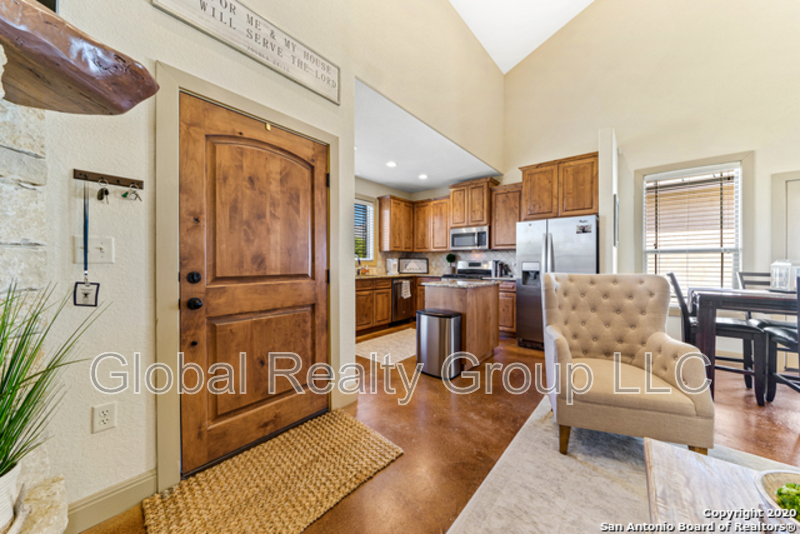 1670 Gruene Vineyard Xing - Photo 2 of 8