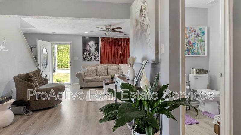 5729 Marshall Ave - Photo 3 of 14