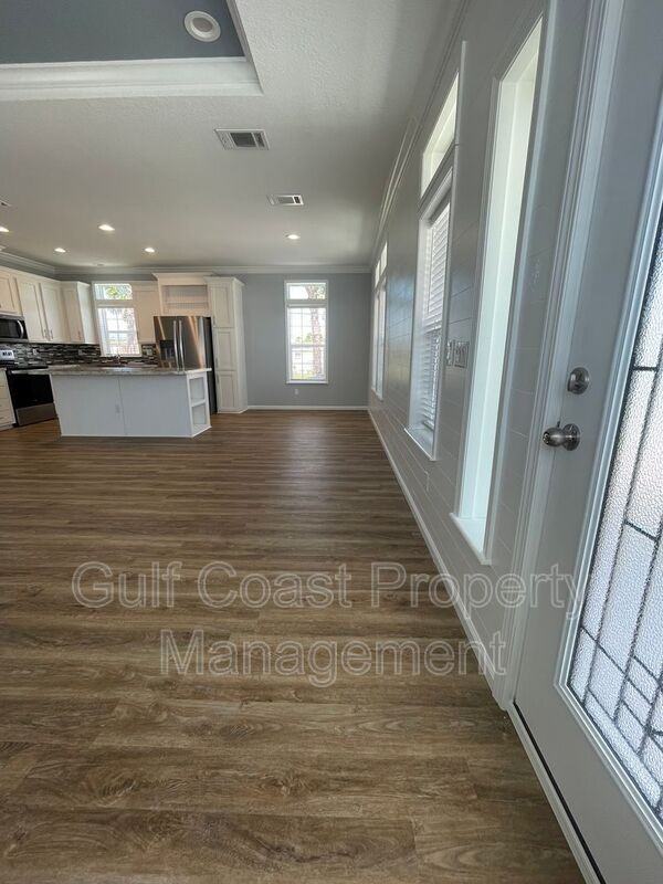 3200 Holly Ave - Photo 7 of 39