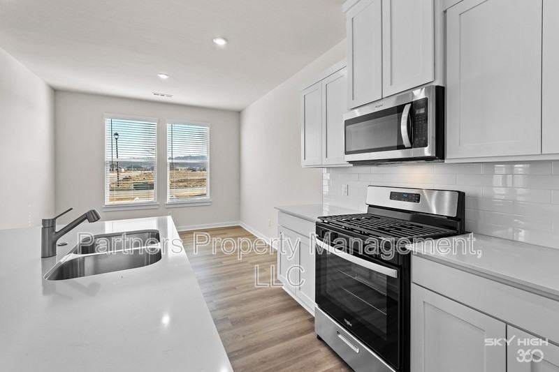 289 S Neon Ave - Photo 6 of 21