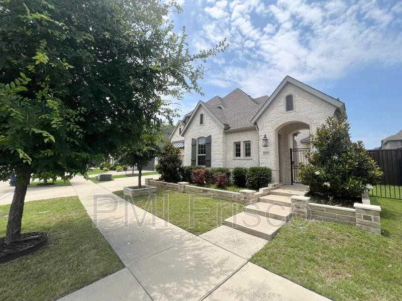 10505 Wintergreen Dr - Photo 3 of 30