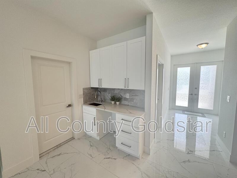 57 Broadmoor Ln - Photo 2 of 13