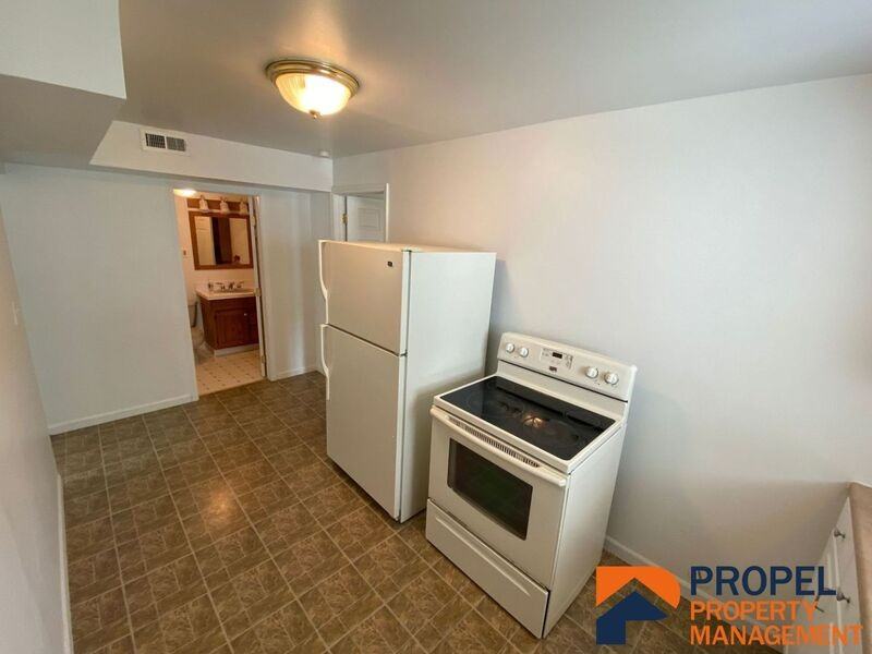 8141 Macomb St - Photo 5 of 10