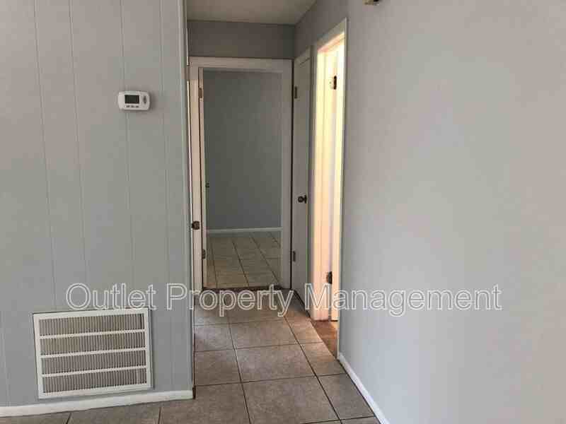 700 Trailwood Dr - Photo 4 of 11